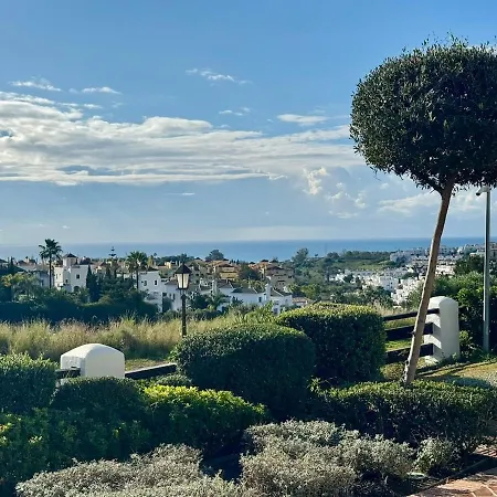 Apartment Luxury With Spacious Private Garden & Seaview Estepona