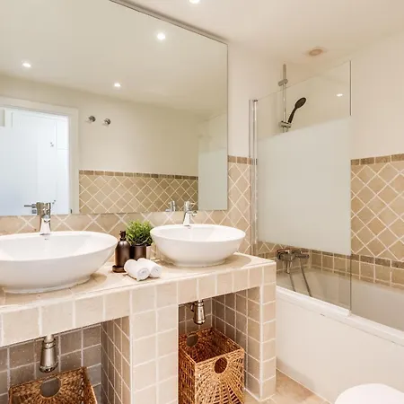Luxury With Spacious Private Garden & Seaview * Estepona