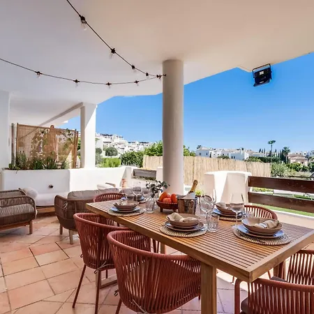 Apartment Luxury With Spacious Private Garden & Seaview *