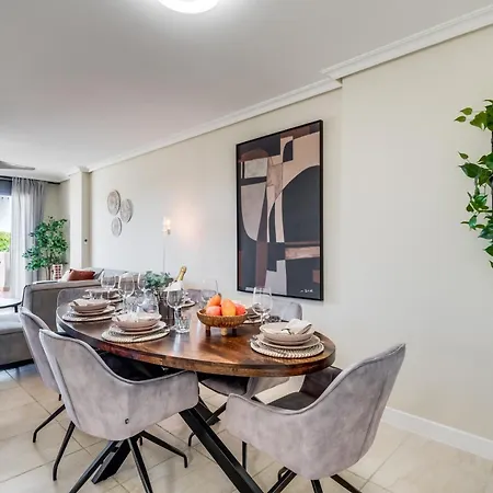 Apartment Luxury With Spacious Private Garden & Seaview