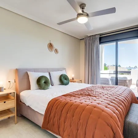 Apartment Luxury With Spacious Private Garden & Seaview